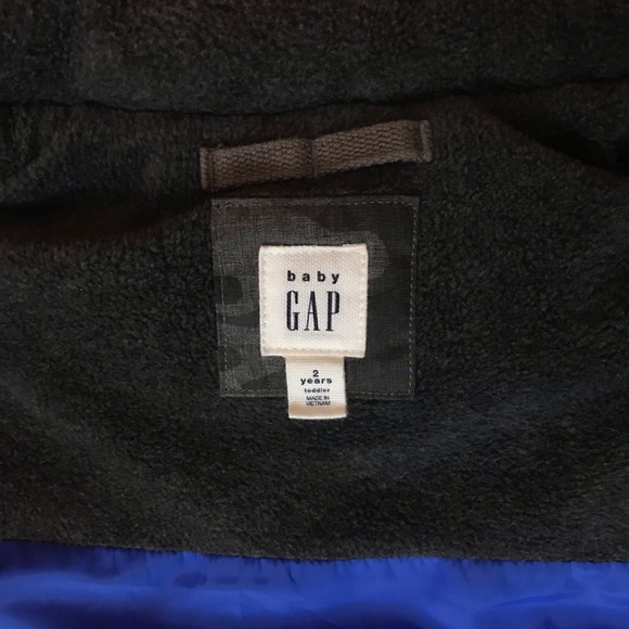 GAP Camo Puffer Vest - Picture 4 of 4